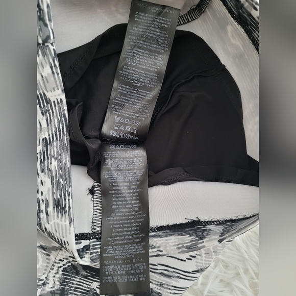 Guess Dress size XXS ptp 14.5 inches Marble Design - Picture 4 of 7